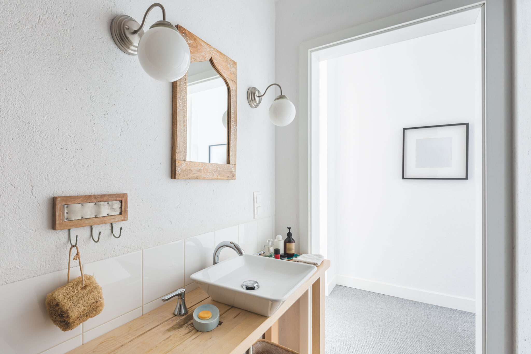 Porte-savon pour salle de bain étroite